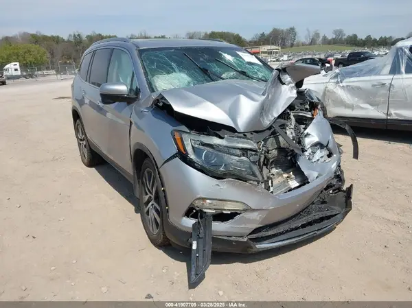 5FNYF6H98HB100335 2017 HONDA PILOT - Image 1