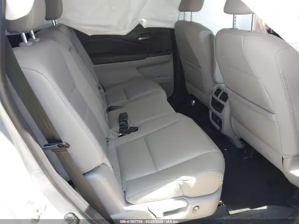 5FNYF6H98HB100335 2017 HONDA PILOT - Image 8