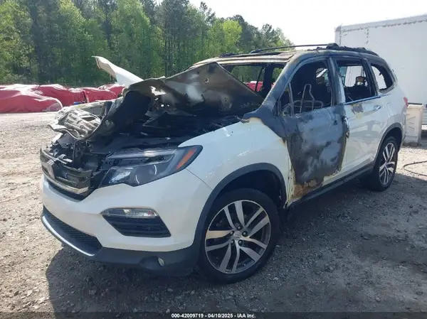 5FNYF6H98HB102022 2017 HONDA PILOT - Image 2