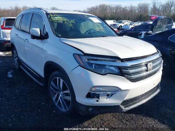5FNYF6H98HB102313 2017 HONDA PILOT - Image 1