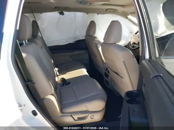 5FNYF6H98HB102313 2017 HONDA PILOT - Image 8