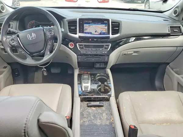5FNYF6H98JB010494 2018 HONDA PILOT - Image 8