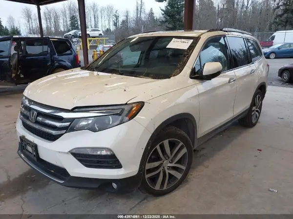 5FNYF6H98JB012052 2018 HONDA PILOT - Image 2