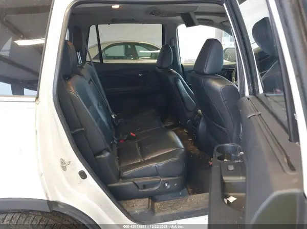 5FNYF6H98JB012052 2018 HONDA PILOT - Image 8