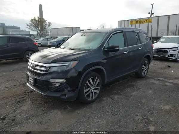5FNYF6H98JB025111 2018 HONDA PILOT - Image 2