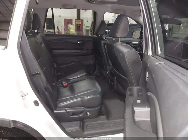 5FNYF6H98JB025402 2018 HONDA PILOT - Image 8