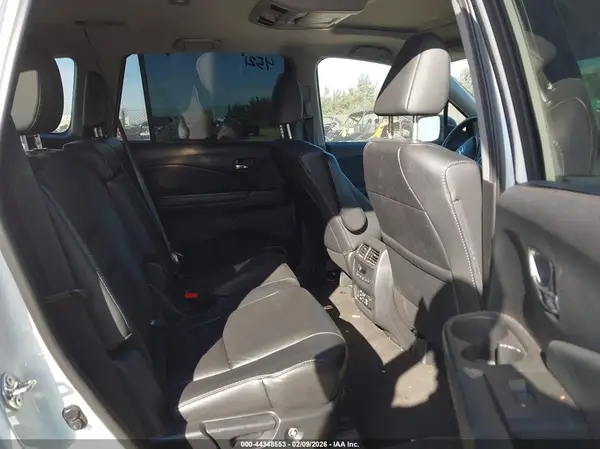 5FNYF6H98JB037825 2018 HONDA PILOT - Image 8