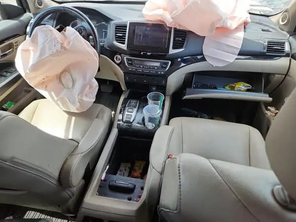 5FNYF6H98JB054611 2018 HONDA PILOT - Image 8