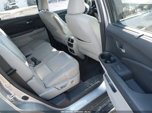 5FNYF6H98KB037440 2019 HONDA PILOT - Image 8