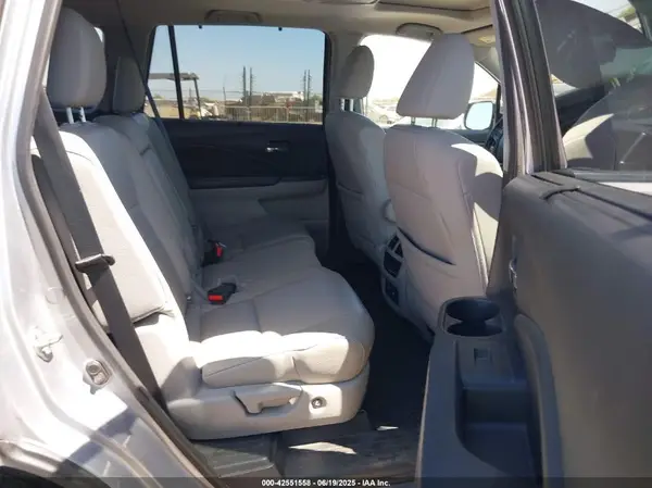5FNYF6H99HB000969 2017 HONDA PILOT - Image 8
