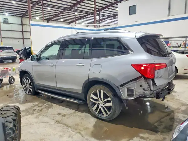 5FNYF6H99HB021207 2017 HONDA PILOT - Image 2