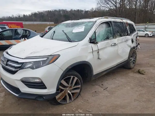 5FNYF6H99HB036418 2017 HONDA PILOT - Image 2