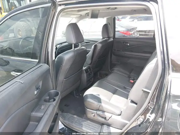 5FNYF6H99HB065045 2017 HONDA PILOT - Image 8