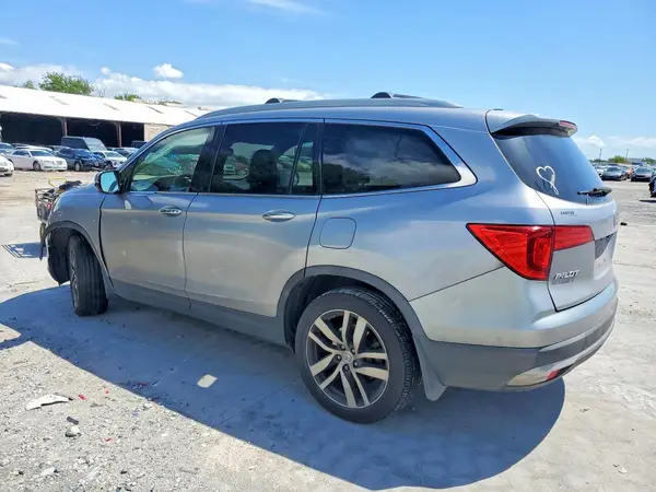 5FNYF6H99HB076692 2017 HONDA PILOT - Image 2