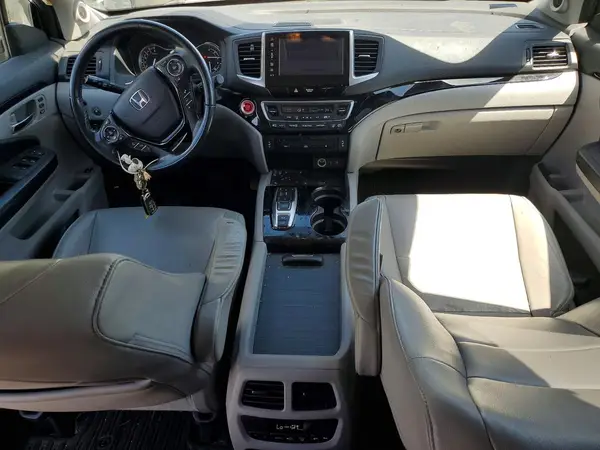 5FNYF6H99HB076692 2017 HONDA PILOT - Image 8