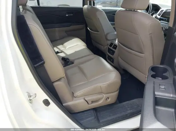 5FNYF6H99HB102367 2017 HONDA PILOT - Image 8