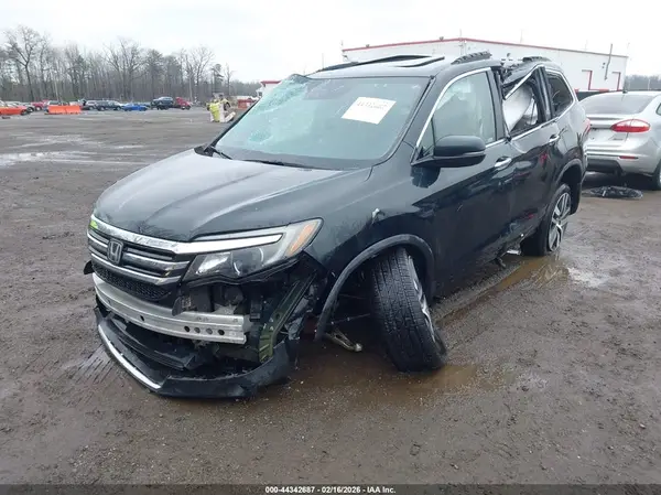 5FNYF6H99JB000492 2018 HONDA PILOT - Image 2