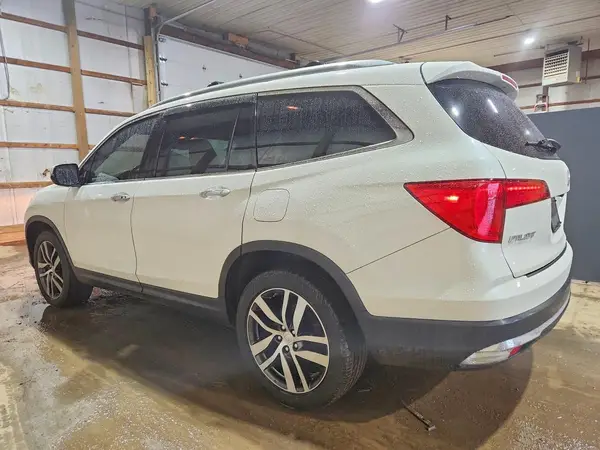 5FNYF6H99JB002937 2018 HONDA PILOT - Image 2