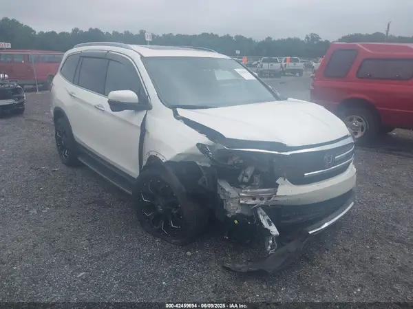 5FNYF6H99JB012111 2018 HONDA PILOT - Image 1