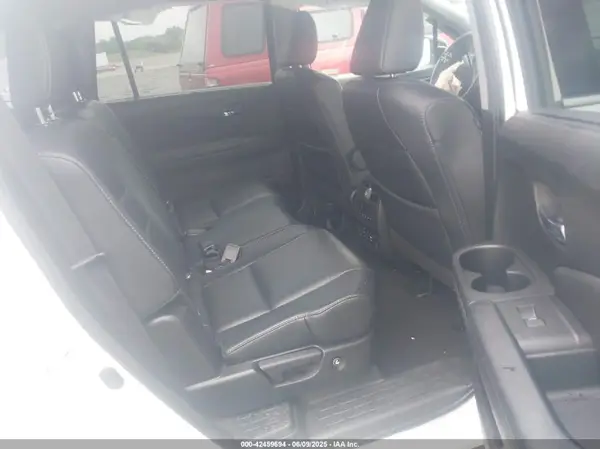 5FNYF6H99JB012111 2018 HONDA PILOT - Image 8