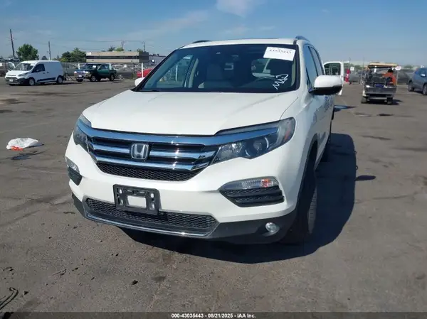 5FNYF6H99JB022816 2018 HONDA PILOT - Image 2