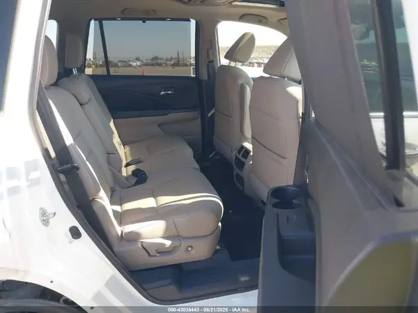 5FNYF6H99JB022816 2018 HONDA PILOT - Image 8