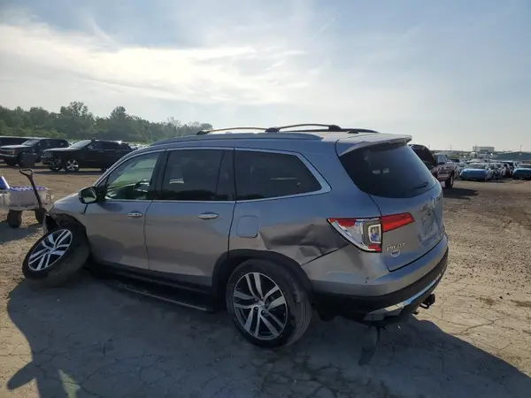 5FNYF6H99JB025070 2018 HONDA PILOT - Image 2