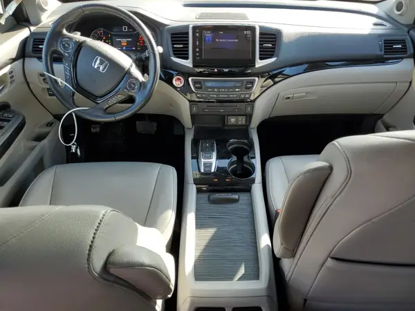 5FNYF6H99JB025070 2018 HONDA PILOT - Image 8