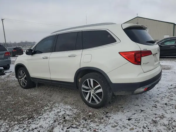 5FNYF6H99JB028034 2018 HONDA PILOT - Image 2
