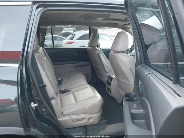 5FNYF6H99JB066640 2018 HONDA PILOT - Image 8