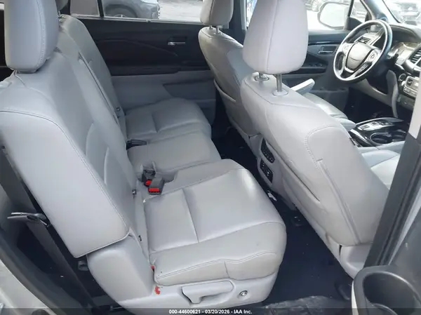5FNYF6H9XGB104854 2016 HONDA PILOT - Image 8