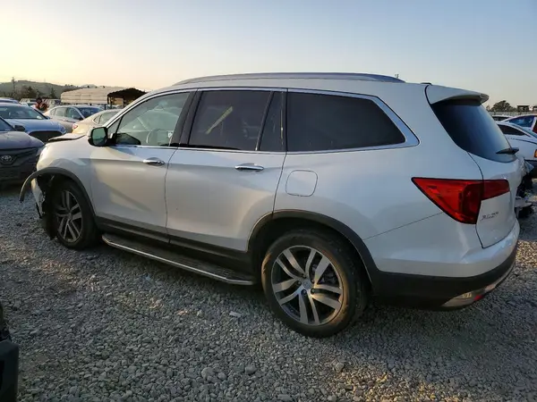 5FNYF6H9XHB016095 2017 HONDA PILOT - Image 2