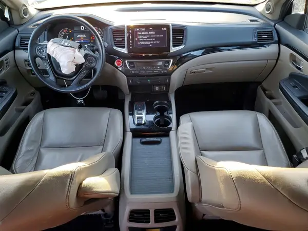 5FNYF6H9XHB016095 2017 HONDA PILOT - Image 8