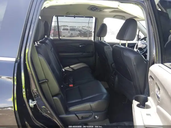 5FNYF6H9XHB017666 2017 HONDA PILOT - Image 8