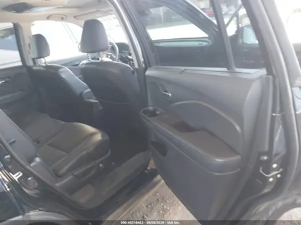 5FNYF6H9XHB026464 2017 HONDA PILOT - Image 8