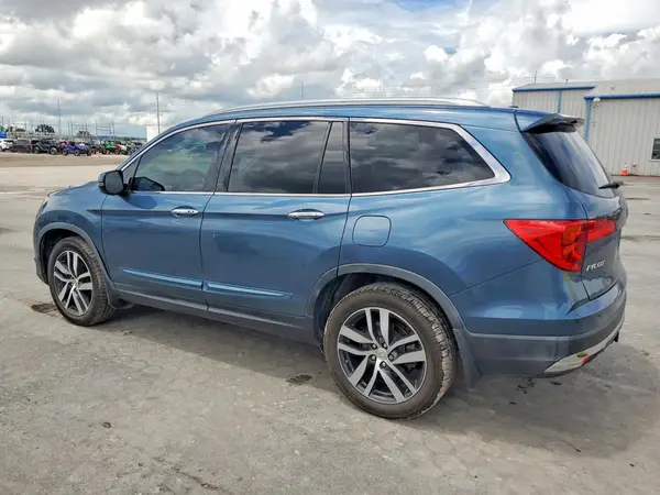 5FNYF6H9XHB028618 2017 HONDA PILOT - Image 2