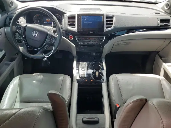 5FNYF6H9XHB028618 2017 HONDA PILOT - Image 8