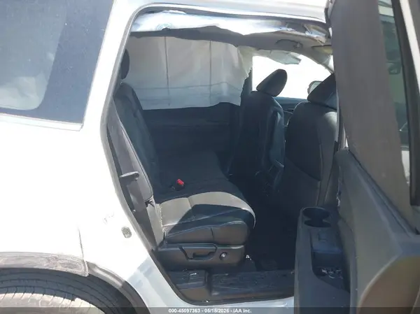 5FNYF6H9XHB046486 2017 HONDA PILOT - Image 8