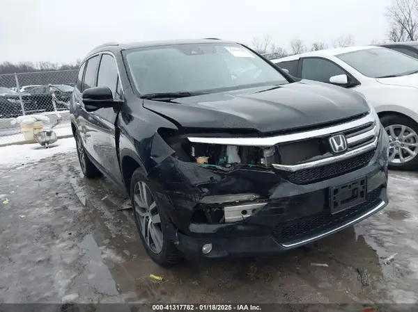 5FNYF6H9XHB051705 2017 HONDA PILOT - Image 1
