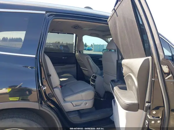 5FNYF6H9XHB056547 2017 HONDA PILOT - Image 8