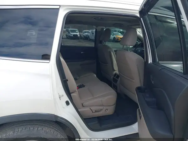 5FNYF6H9XHB069623 2017 HONDA PILOT - Image 8