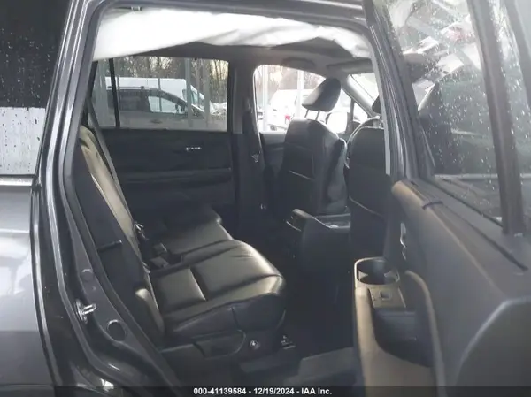 5FNYF6H9XHB073624 2017 HONDA PILOT - Image 8