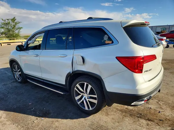 5FNYF6H9XHB074806 2017 HONDA PILOT - Image 2