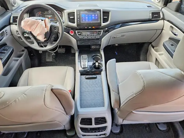 5FNYF6H9XHB079021 2017 HONDA PILOT - Image 8
