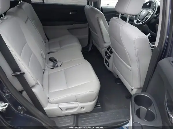 5FNYF6H9XHB081352 2017 HONDA PILOT - Image 8