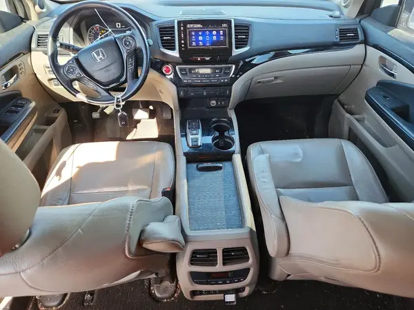 5FNYF6H9XHB086907 2017 HONDA PILOT - Image 8