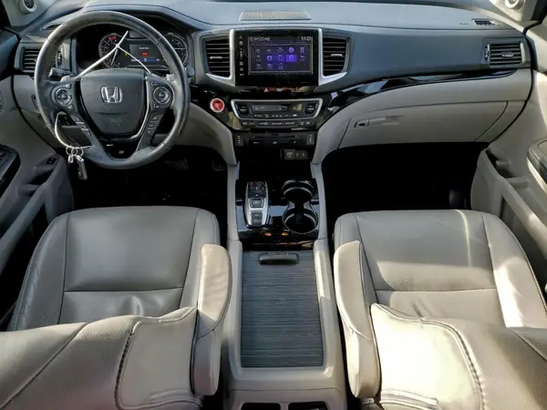 5FNYF6H9XHB092108 2017 HONDA PILOT - Image 8