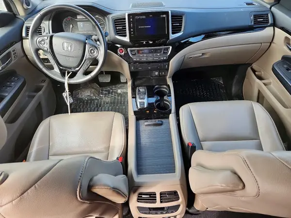 5FNYF6H9XJB000470 2018 HONDA PILOT - Image 8