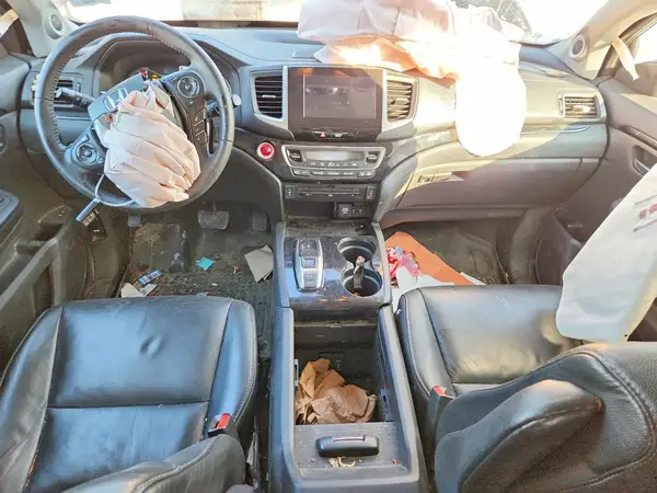 5FNYF6H9XJB044968 2018 HONDA PILOT - Image 8