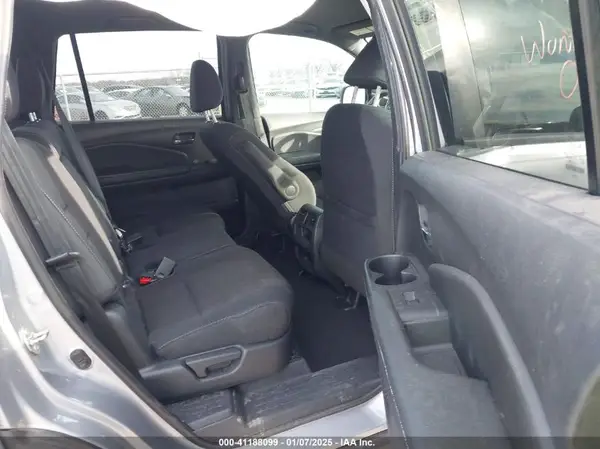 5FNYF7H23KB011904 2019 HONDA PASSPORT - Image 8